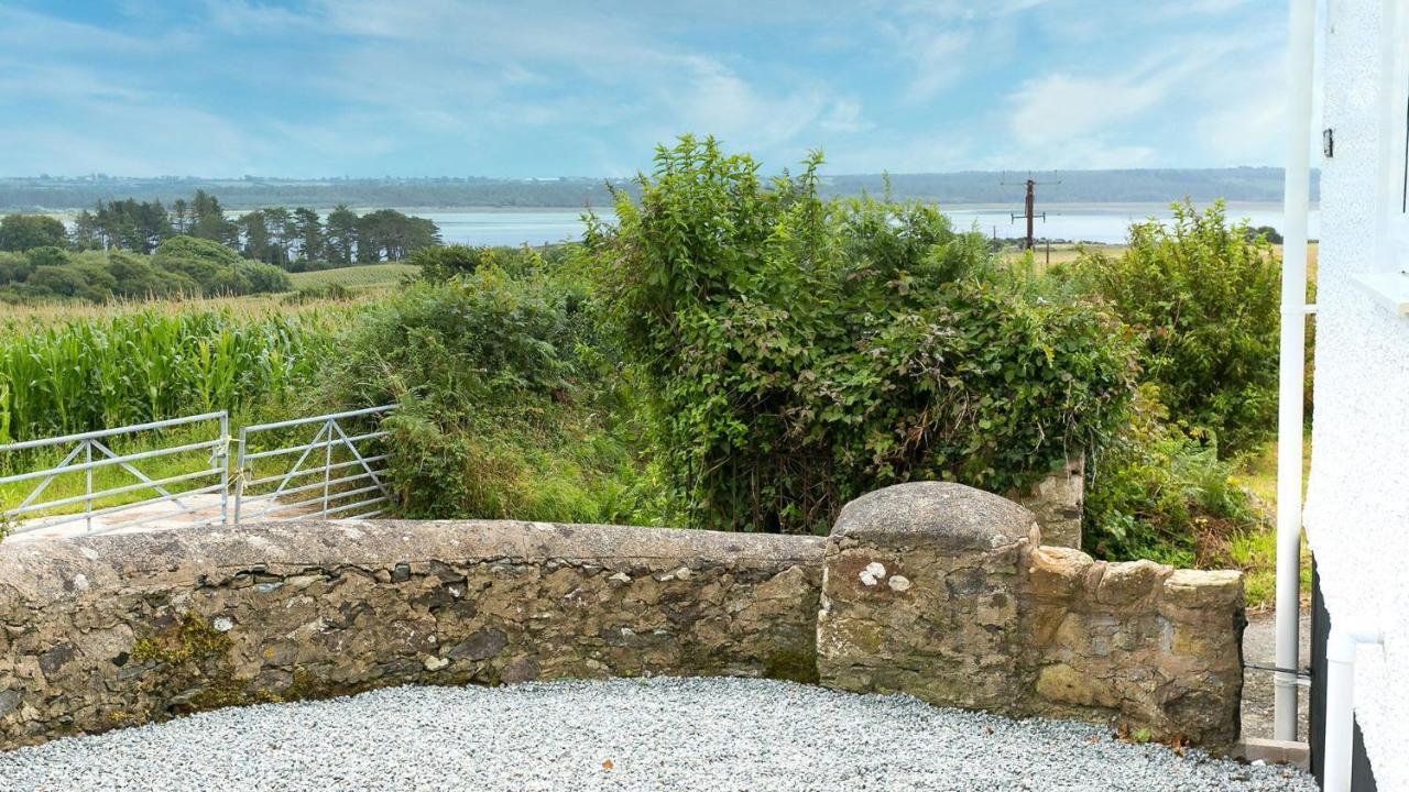 Tan Yr Allt Llangadwaladr  Luaran gambar